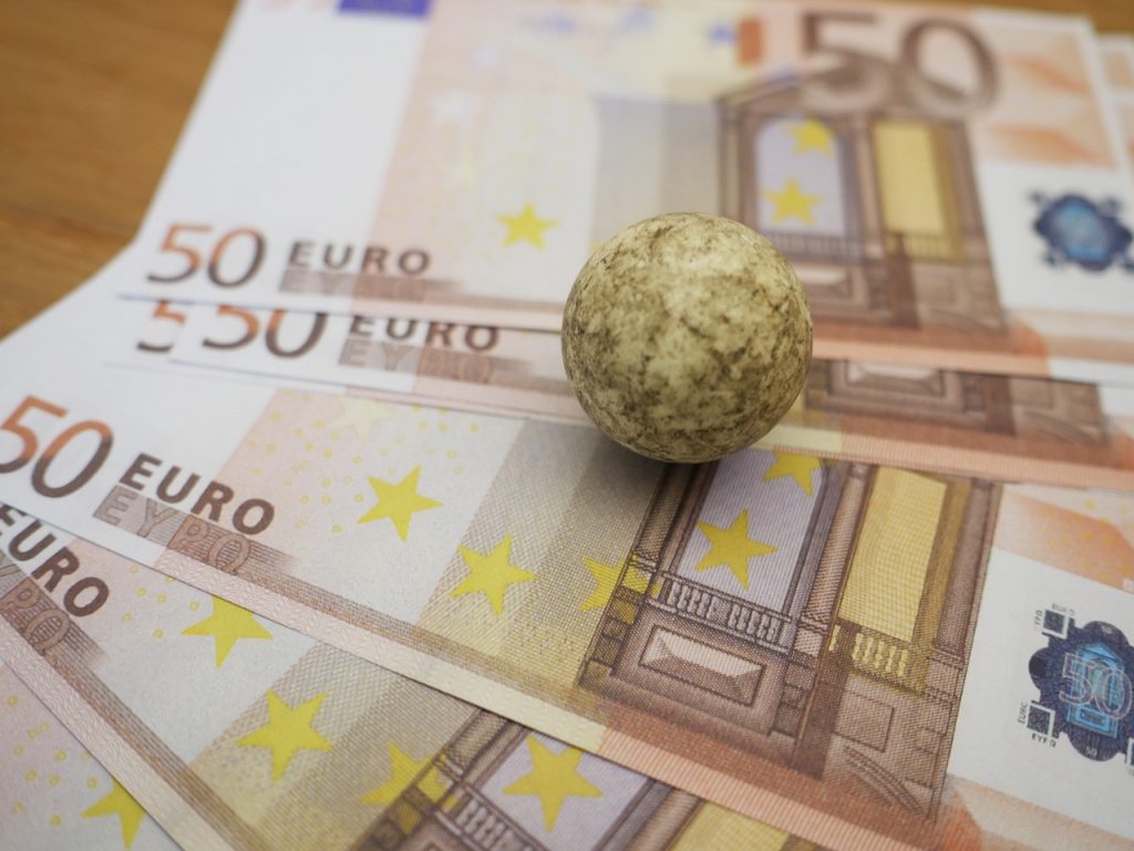 banknotes, sports betting, sports, gambling, casino, gambling addiction, risk, mission, playing cards, game bank, sports betting, sports betting, sports betting, sports betting, sports betting